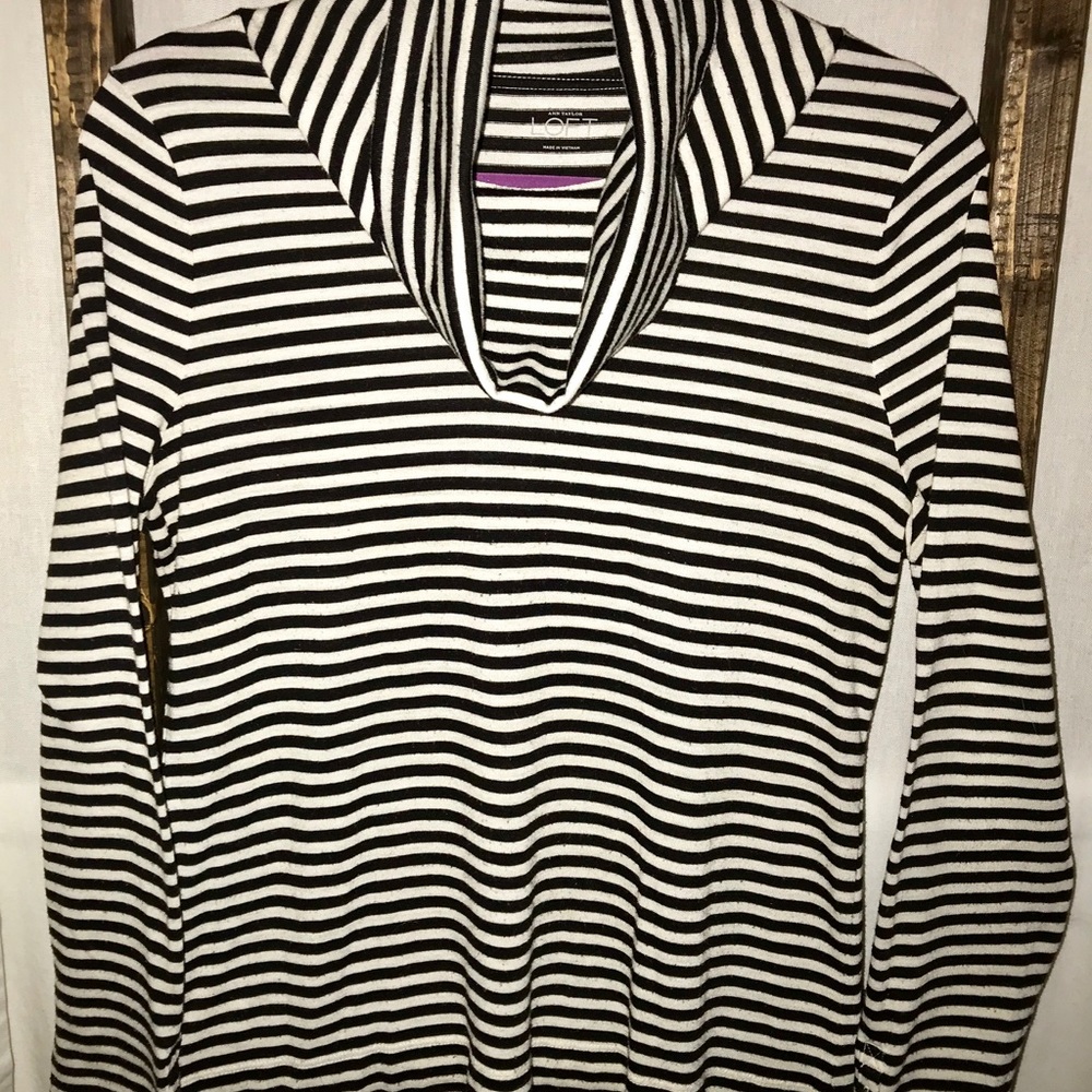 LOFT long sleeve long top.